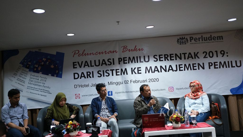Diskusi dan peluncuran buku Evaluasi Pemilu Serentak 2019 dari Sistem ke Manajemen Pemilu, yang digelar Perkumpulan untuk Pemilu dan Demokrasi (Perludem) di Jakarta, Minggu (2/2/2020). 