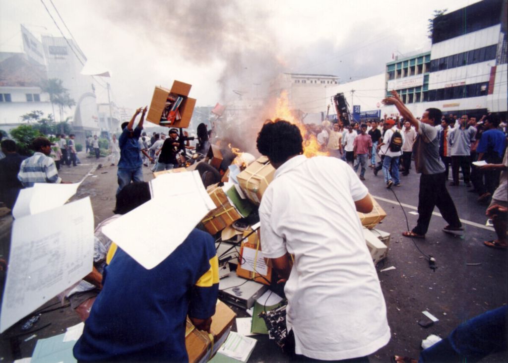 Kerusuhan Mei 1998