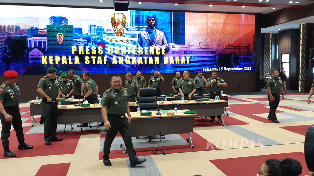 Kepala Staf TNI Angkatan Darat Jenderal Dudung Abdurachman, dalam jumpa pers, Kamis (15/9/2022), menyampaikan penerimaan atas permintaan maaf dari anggota DPR dari Fraksi PDI-P, Effendi Simbolon.