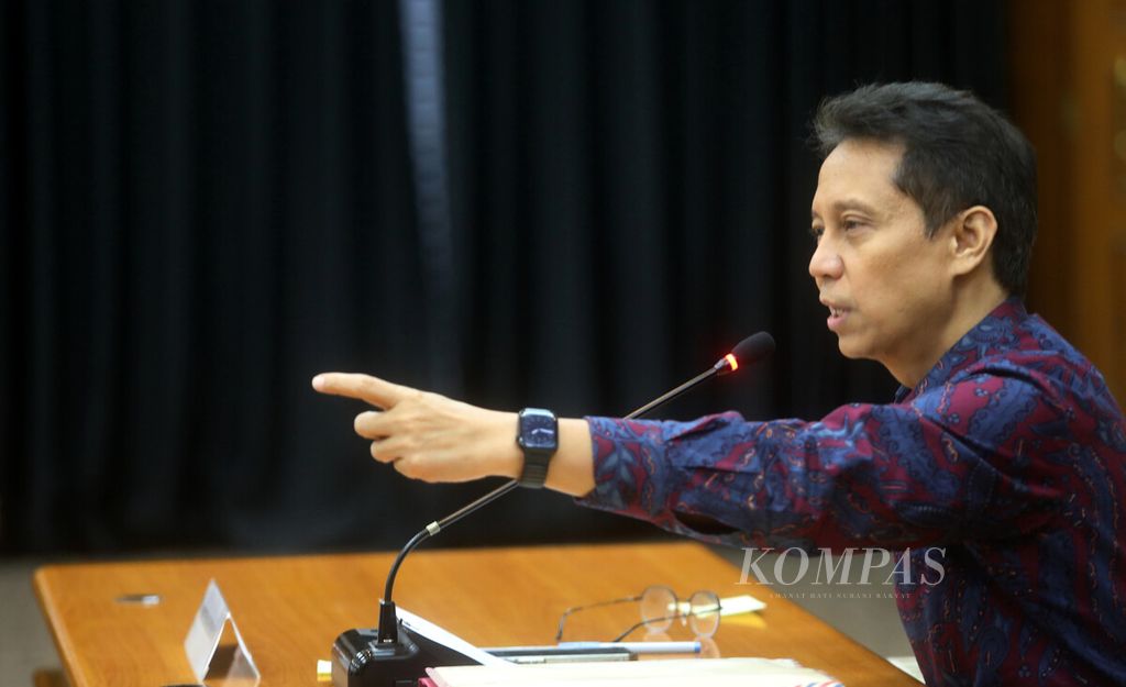 Menteri Kesehatan Budi Gunadi Sadikin mengadakan audiensi terkait dengan RUU Kesehatan di Gedung Keneterian Kesehatan, Jakarta, Senin, 17 April 2023, Senin (17/4/2023). 
