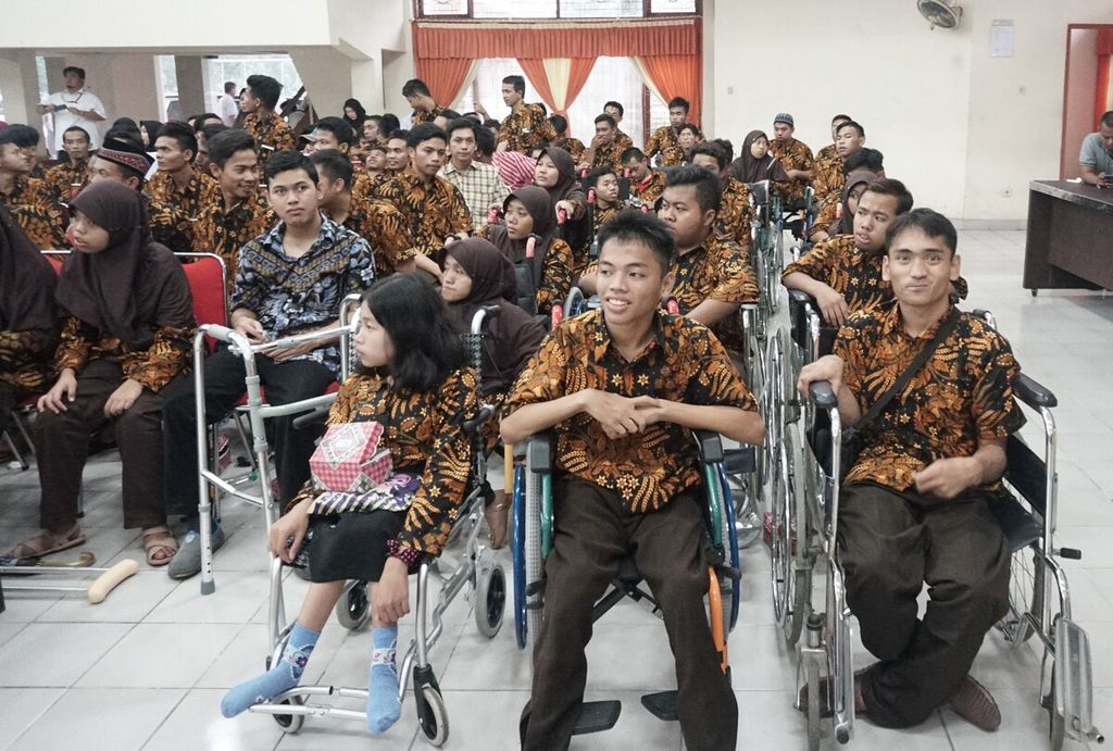 Para penyandang disabilitas di Balai Besar Rehabilitasi Sosial Penyandang Disabilitas Fisik Prof Dr Soeharso, Solo, Jawa Tengah, Kamis (16/1/2020).