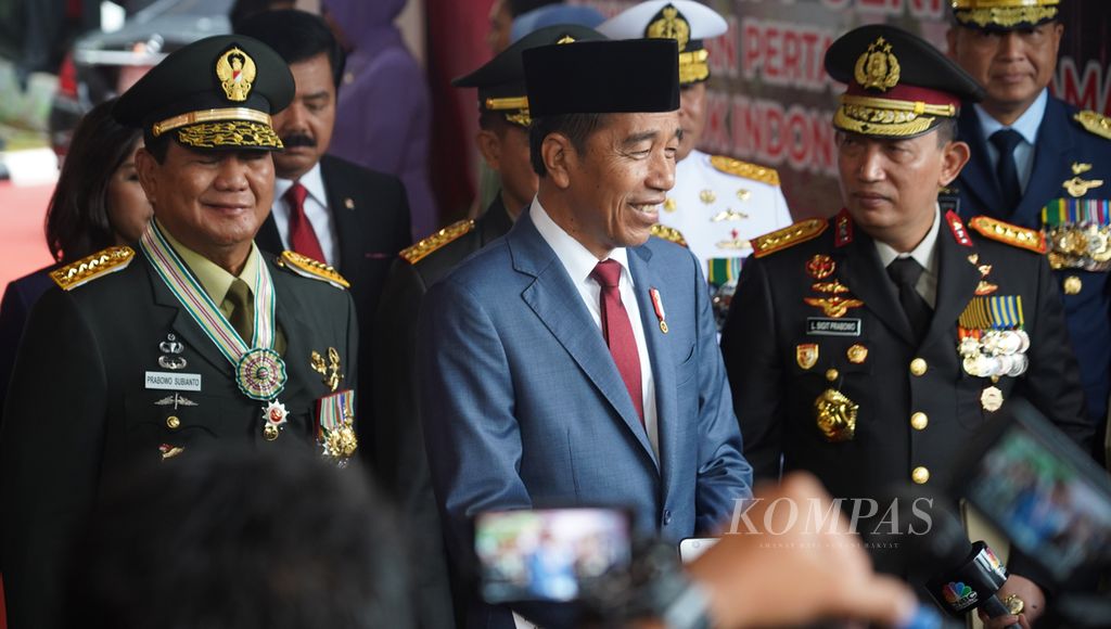 Menteri Pertahanan Prabowo Subianto setelah memperoleh pangkat Jenderal Kehormatan dari Presiden Joko Widodo pada acara Rapat Pimpinan TNI-Polri di Mabes TNI Cilangkap, Jakarta Timur, Rabu (28/2/2024).