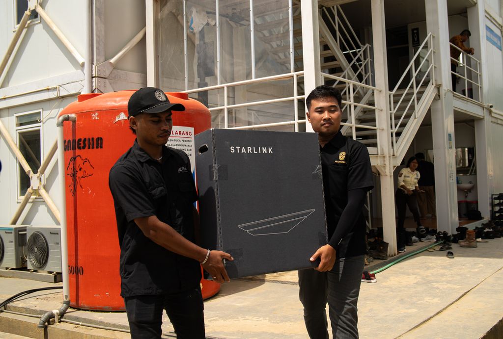 The Tony Blair Institute is collaborating with the Indonesian government to provide Starlink Flat High Performance devices in the capital city of Nusantara (IKN). On Friday (17/5/2024), the equipment arrived and is being installed at various facilities in IKN.