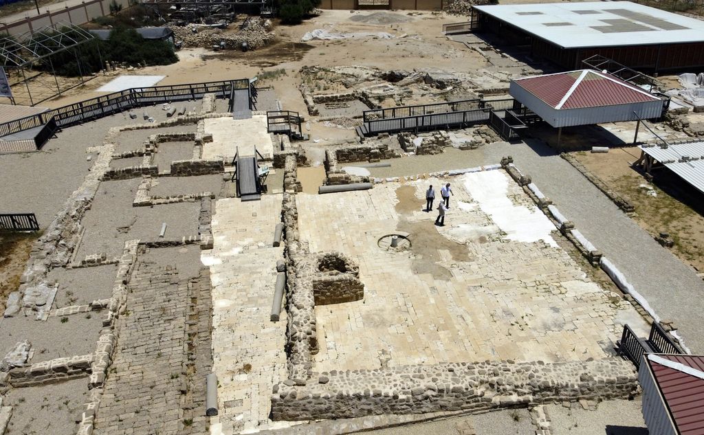 Pemandangan situs arkeologi Saint Hilarion di pusat Jalur Gaza, Rabu (8/6/2022).