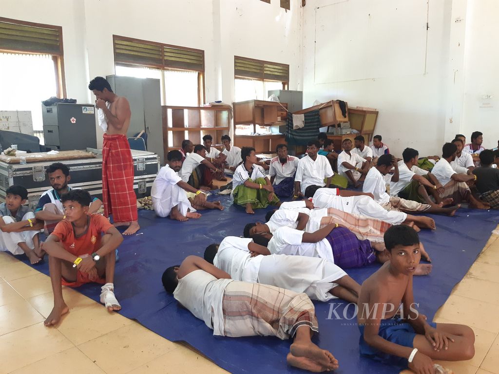 The Rohingya refugees are seen while they were still in a temporary shelter at a building owned by the Indonesian Red Cross (PMI) in West Aceh, Aceh, on Friday (22/3/2024).