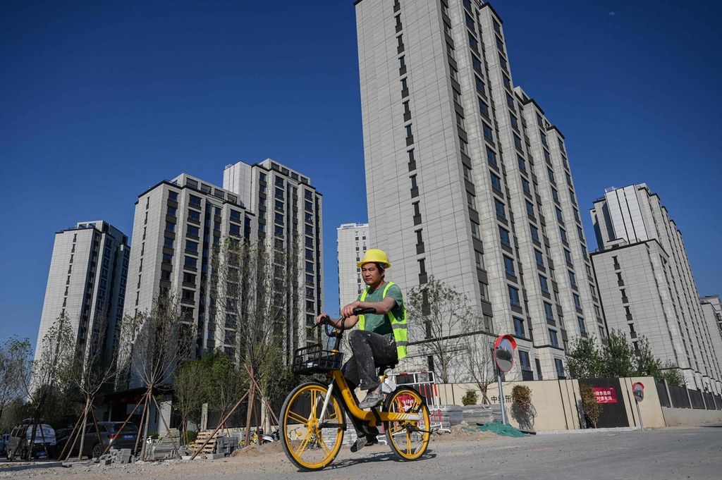 Salah satu proyek rumah susun di Beijing, China, pada 17 Mei 2024.