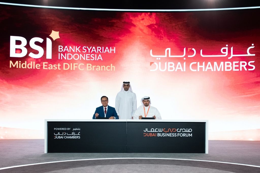 Penandatanganan Nota Kesepahaman antara Bank Syariah Indonesia dengan Dubai Chambers pada acara Dubai Business Forum 2023, yang diselenggarakan di Medinat Jumeira, Dubai pada tanggal 1-2 November 2023