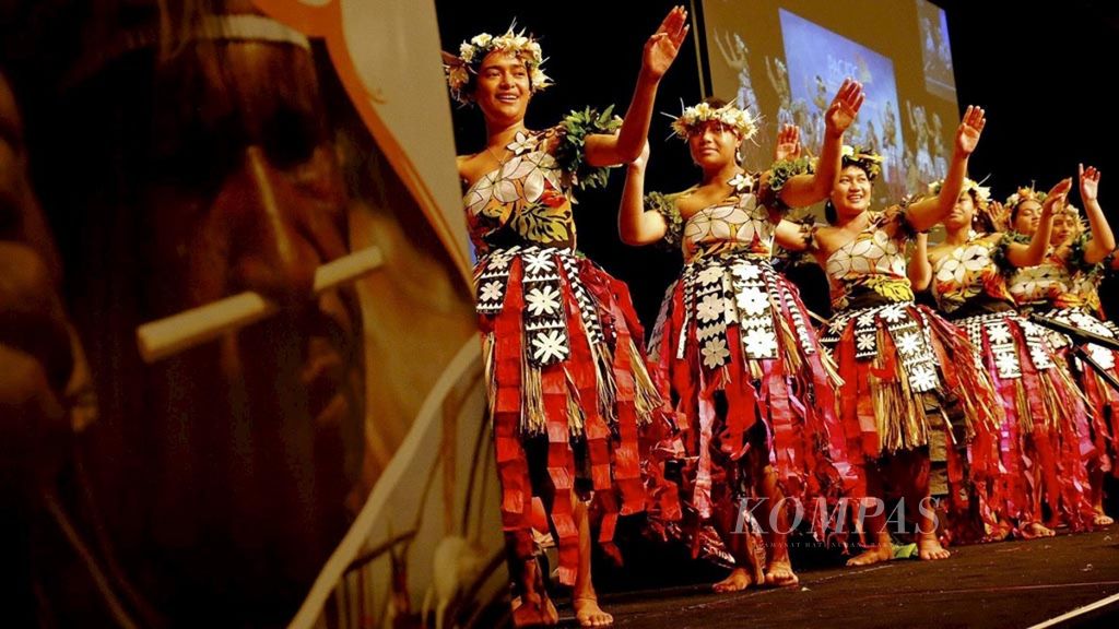 Tarian tradisional asal Tuvalu turut ditampilkan pada acara Eksposisi Pasifik 2019 di Auckland, Selandia Baru, Sabtu (13/7/2019). Dalam acara yang diinisiasi Pemerintah Indonesia itu, turut ditampilkan aneka kesenian dari sejumlah negara di kawasan Pasifik.