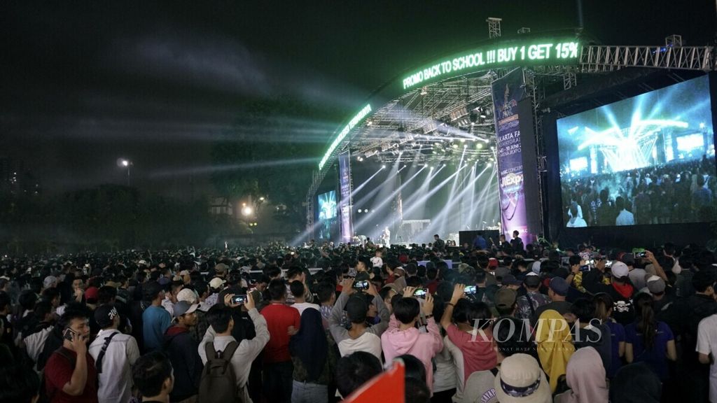 Semarak konser musik di Jakarta Fair Kemayoran 2019 di kompleks Jakarta International Expo, Kemayoran, Jakarta, Sabtu (25/5/2019). 