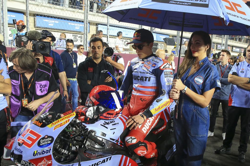Pebalap Gresini Racing Marc Marquez menjelang start balapan utama MotoGP seri Qatar, Senin (11/3/2024) dini hari WIB. 