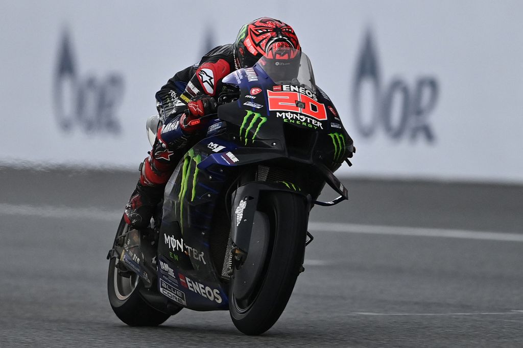 Pebalap Monster Energy Yamaha,  Fabio Quartararo pada balapan Grand Prix MotoGP Thailand di Sirkuit internasional Buriram, Buriram, Thailand, 2 Oktober 2022. 