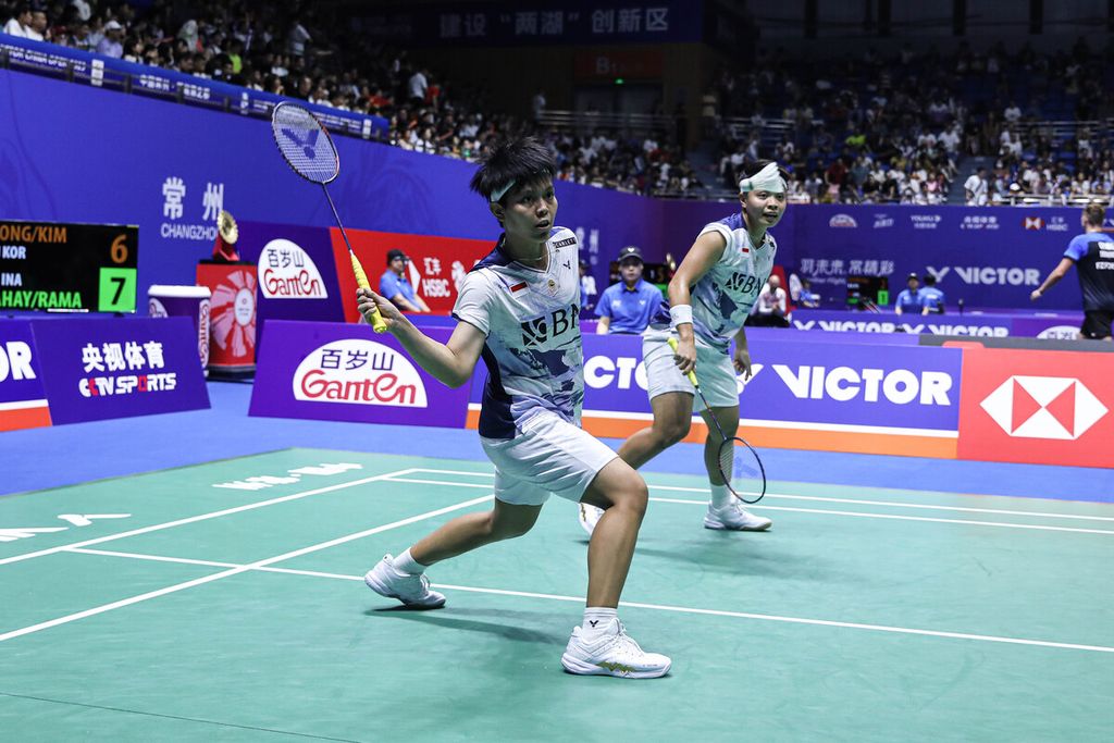 The women's doubles team of Apriyani Rahayu and Siti Fadia Silva Ramadhanti faced off against South Korean pair Jeong Na-eun and Kim Hye-jeong in the second round of the 2023 China Open in Changzhou, China on Thursday (7/9/2023).