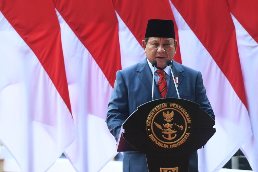 Menteri Pertahanan Prabowo Subianto saat menyampaikan laporan pada peresmian Tugu Api Semangat Indonesia Merdeka Tidak Pernah Padam di Lapangan Bela Negara, Kementerian Pertahanan, Jakarta (9/11/2021).