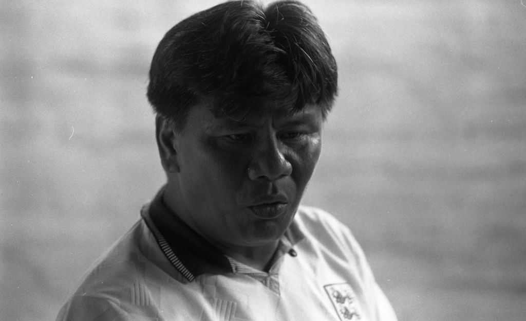 Benny Dollo, pelatih timnas PSSI untuk SEA Games XVII di Singapura, saat menyertai latihan fisik para pemain di kompleks Krakatau Beach Resort, Pantai Carita, Pandeglang, Banten, Sabtu 15 Mei 1993.
