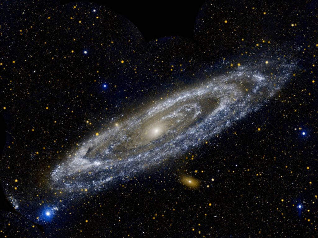 Citra galaksi Andromeda atau M31 diperoleh dari penggabungan sejumlah segmen foto.
