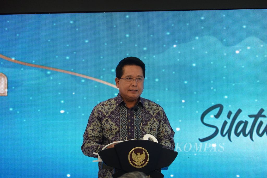  Ketua Umum Perkumpulan Bank Syariah Indonesia Hery Gunardi memberi sambutan di acara Silaturahmi Perkumpulan Bank Syariah Indonesia (Asbisindo), Jakarta, Senin (13/5/2024). 