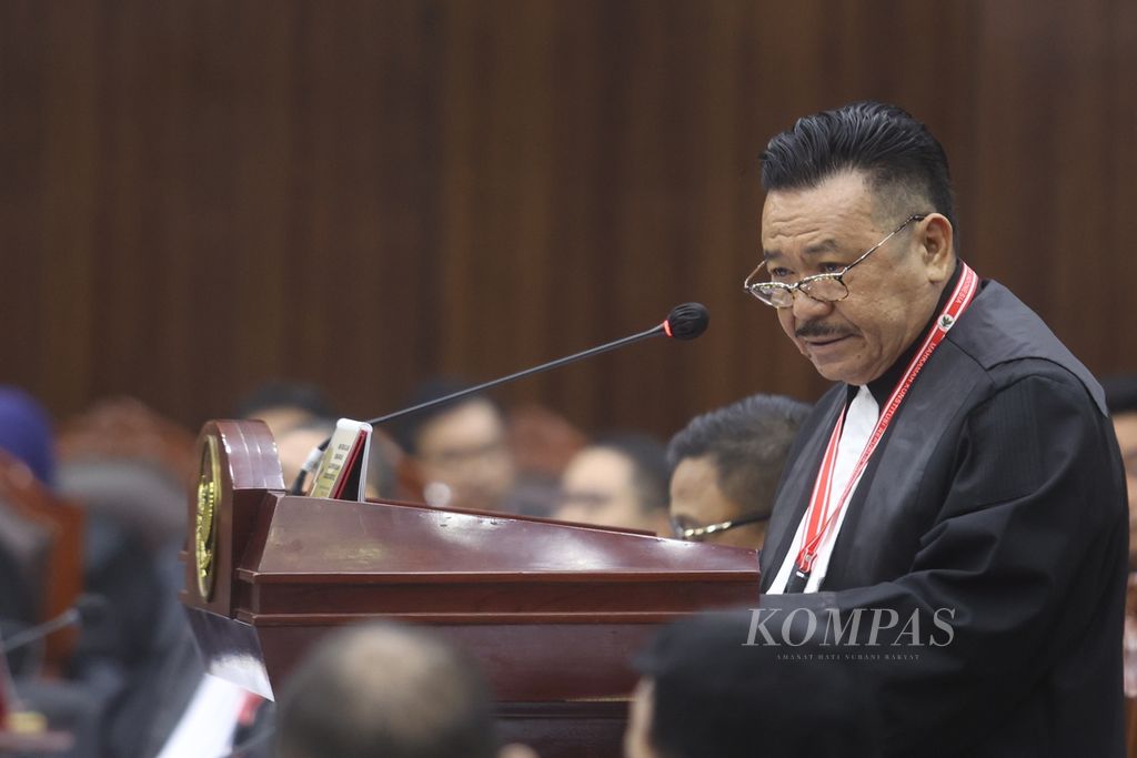 A member of the legal team for the presidential and vice-presidential candidate pair with number 2, Otto Hasibuan, gave a response during the hearing of the case of the dispute over the results of the presidential election in the 2024 General Elections at the Constitutional Court in Jakarta on Thursday (28/3/2024).