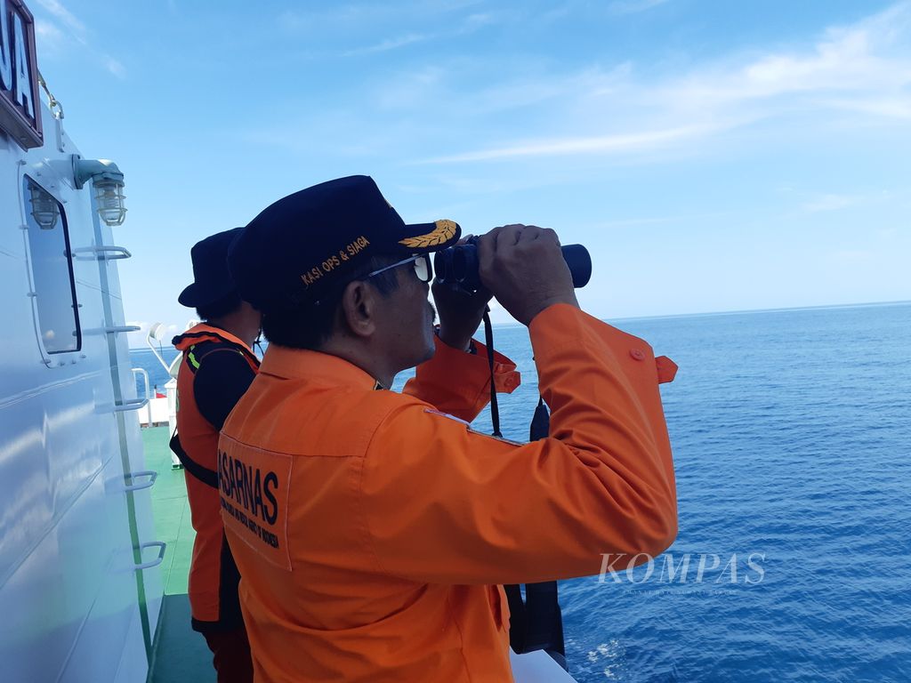 Proses pencarian korban terbakarnya kapal feri cepat Express Cantika 77 di Laut Sawu, Nusa Tenggara Timur, berlanjut pada Rabu (26/10/2022).