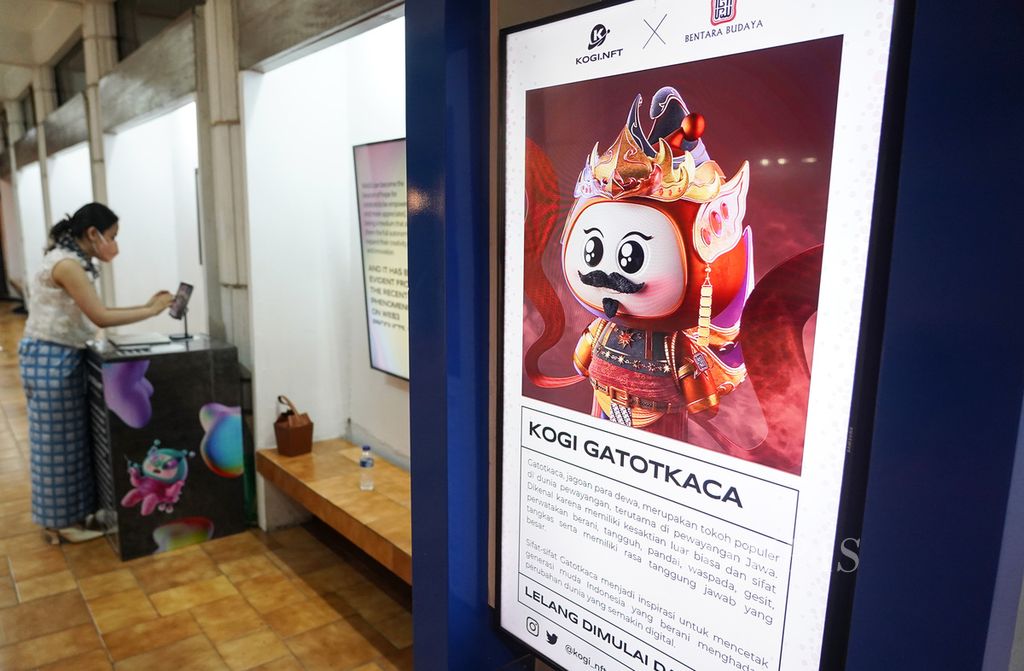 Tokoh wayang Gatotkaca yang menjadi karakter NFT Bentara Budaya diluncurkan dalam acara peringatan 40 Tahun Bentara Budaya di Bentara Budaya Jakarta, Jakarta, Senin (26/9/2022). 