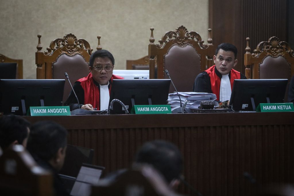 Majelis hakim pada salah satu sidang kasus korupsi pembangunan menara BTS 4G di Pengadilan Tindak Pidana Korupsi Jakarta, Kamis (27/7/2023). 