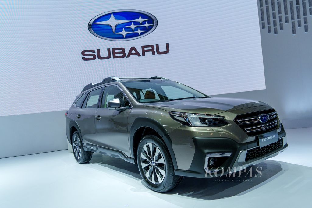 Subaru Outback di pameran Gaikindo Indonesia International Auto Show (GIIAS) 2023, Agustus 2023.