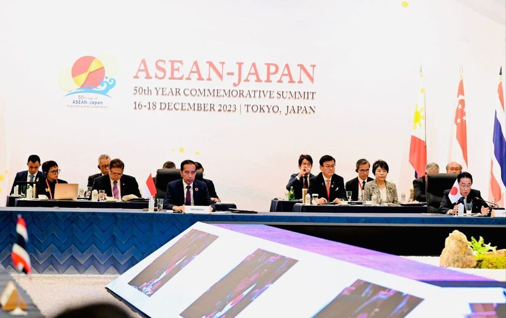 Presiden Jokowi dalam agenda KTT ASEAN-Jepang yang mengangkat tema Partners for Co-Creation of Economic and Society of The Future, di Tokyo, Jepang, Minggu (17/12/2023).