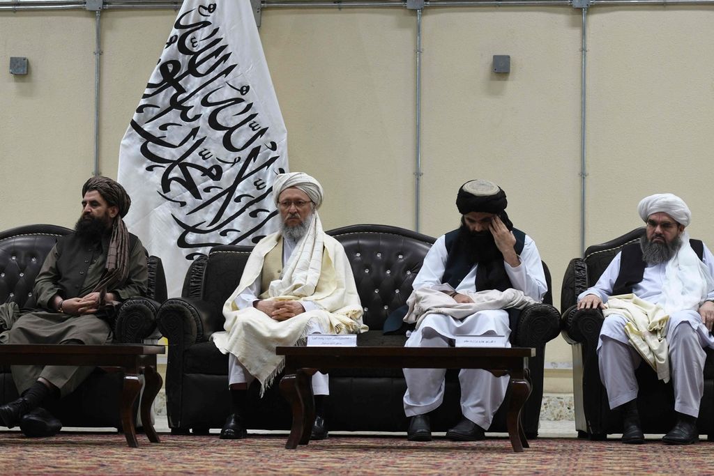 Para pemimpin tertinggi Imarah Islam Afghanistan menggelar konferensi di Kabul, Afghanistan, Minggu (3/4/2022). Taliban dalam kesempatan itu mengumumkan larangan budidaya opium dan segala jenis narkotika.