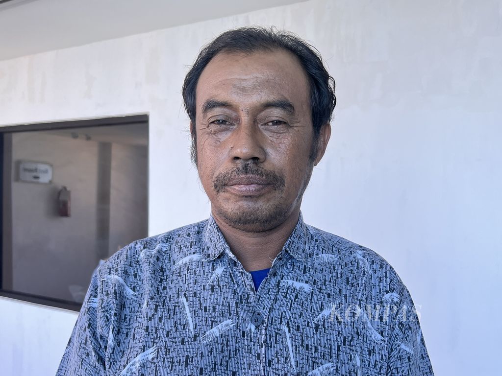 Erwin adalah nelayan di Pulau Langkai, Makassar, yang hampir tiga tahun terakhir ikut aktif dalam menjaga konservasi laut di Pulau Langkai dan Lanjukkang.