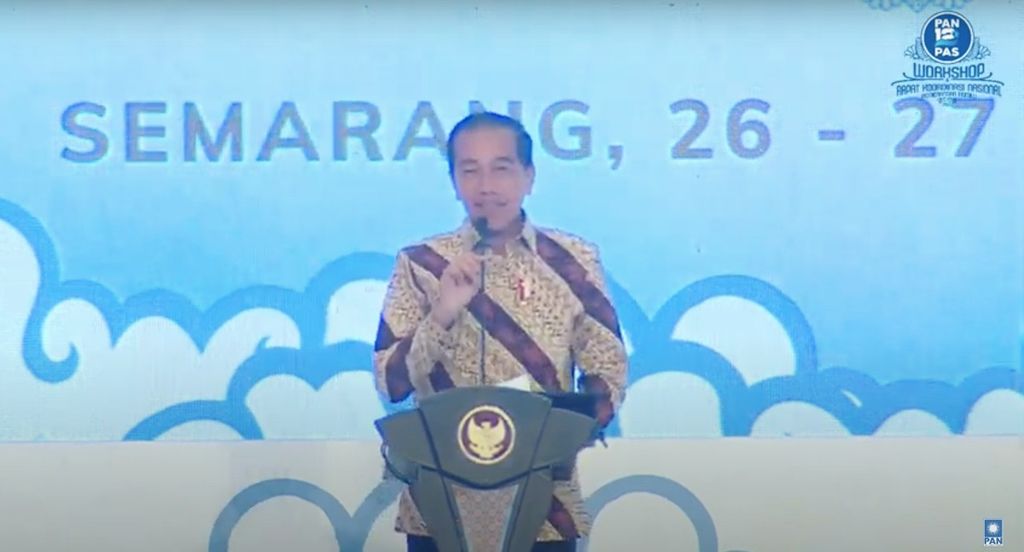 Presiden Joko Widodo saat menghadiri pembukaan Workshop dan Rakornas PAN 2023 di Semarang, Jawa Tengah, Minggu (26/2/2023) pagi.