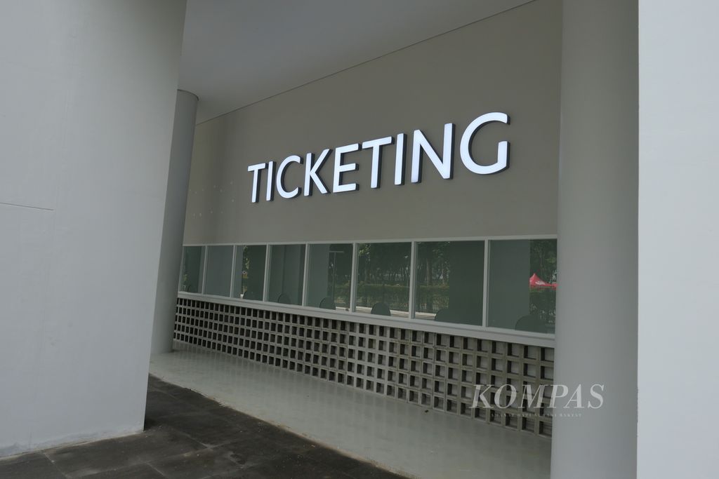 Tempat penjualan tiket di Indonesia Arena, Kompleks Olahraga Gelora Bung Karno, Senayan, Jakarta, Selasa (11/7/2023).