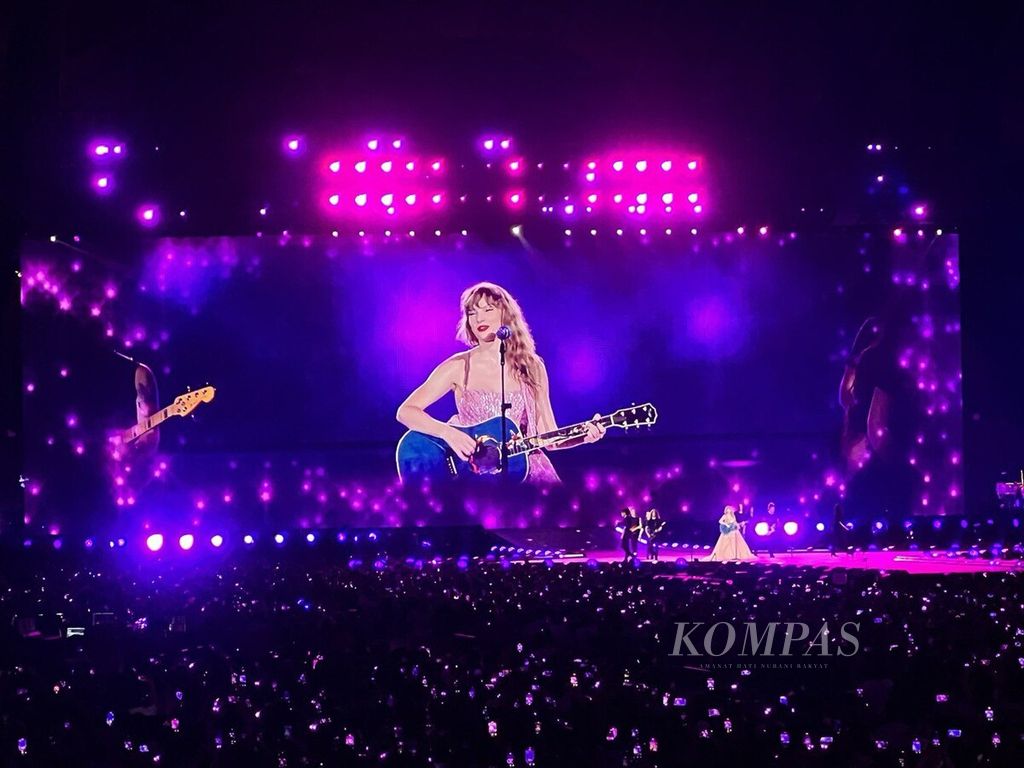 Konser Taylor Swift: The Eras Tour di National Stadium, Singapura, Senin (4/3/2024), dihadiri lebih dari 300.000 orang dari Singapura dan negara-negara sekitarnya. Swifties (penggemar Taylor Swift) datang memenuhi Stadion Nasional untuk berdendang bersama sang ikon pop tersebut.