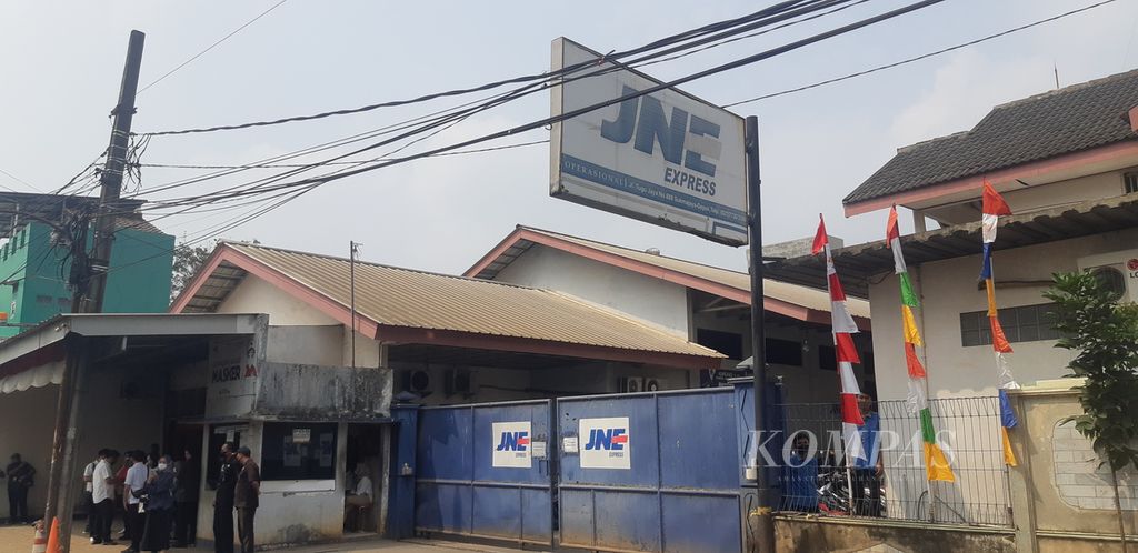 Kantor JNE Express di Kelurahan Tirtajaya, Kecamatan Sukmajaya, Depok, Jawa Barat, Rabu (3/8/2022).