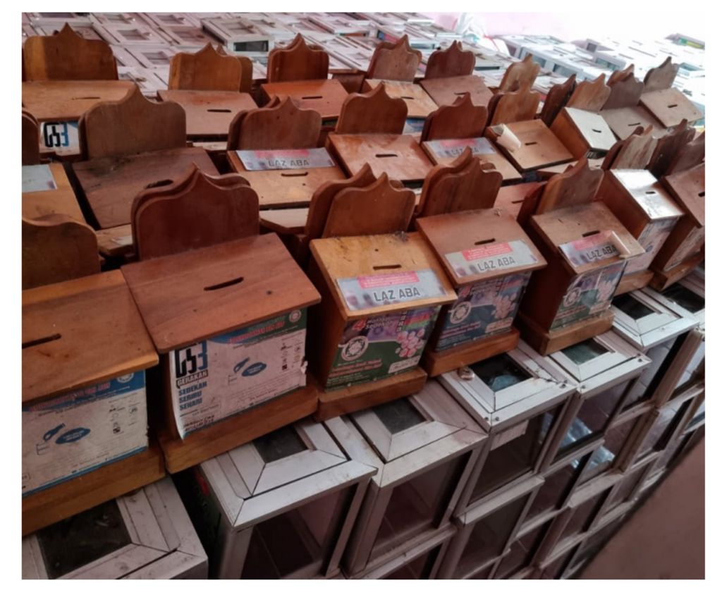 Sejumlah kotak amal milik lembaga pendanaan kelompok teror Jamaah Islamiyah, Lembaga Amil Zakat Baitul Maal Abdurrahman bin Auf.