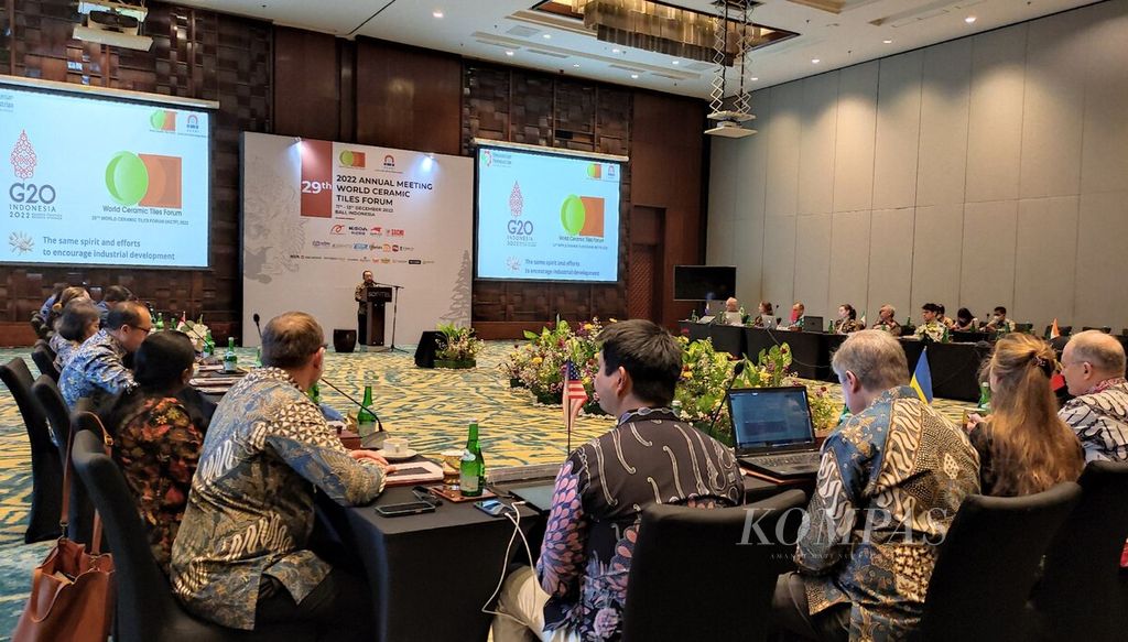 Indonesia menjadi tuan rumah pertemuan ke-29 World Ceramic Tiles Forum (WCTF). Suasana saat acara pembukaan World Ceramic Tiles Forum (WCTF) 2022 di Nusa Dua, Badung, Senin (12/12/2022).