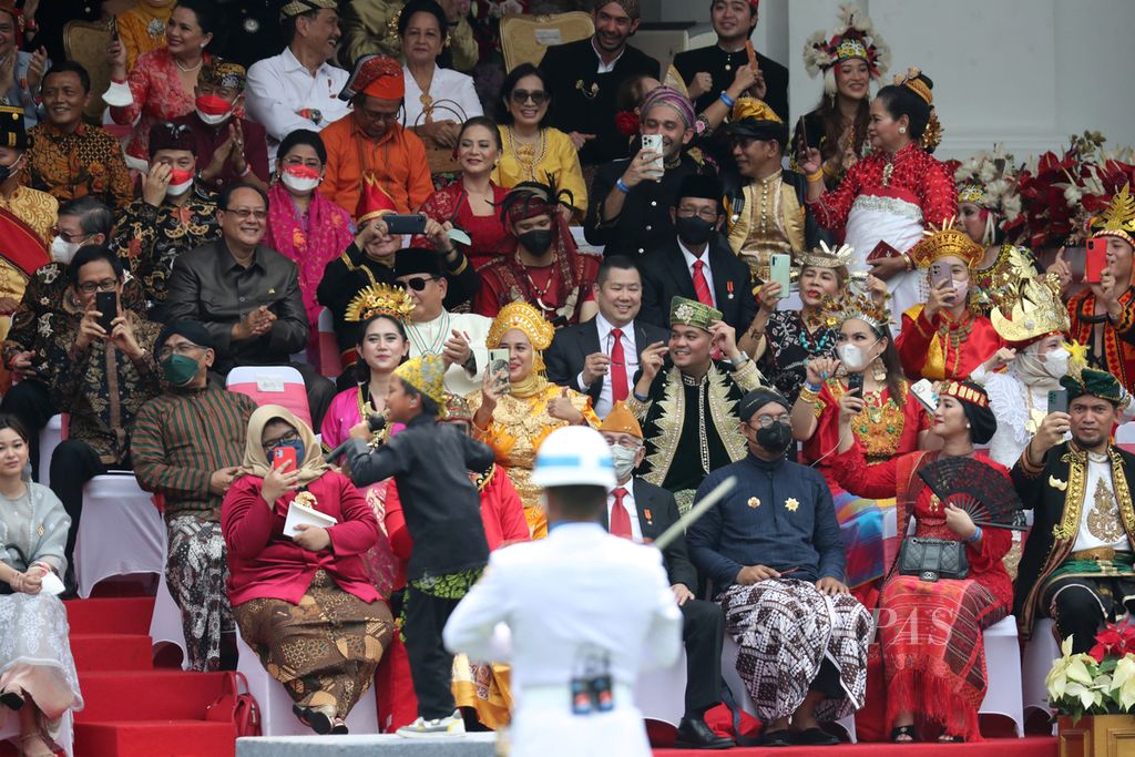 Farel Prayoga (12) bernyanyi memeriahkan Upacara Peringatan Detik-detik Proklamasi Kemerdekaan RI di Istana Merdeka, Jakarta, Rabu (17/8/2022). 