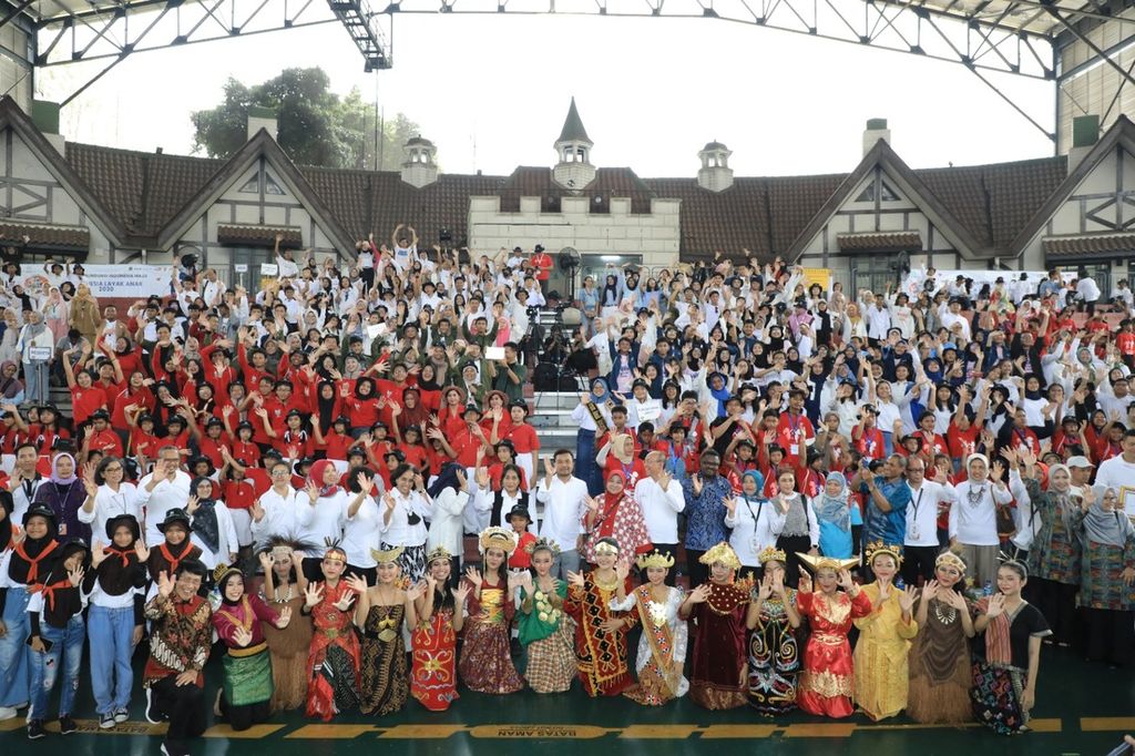 Suasana peringatan Hari Anak Sedunia, pada 20 November, digelar Kementerian Pemberdayaan Perempuan dan Perlindungan Anak, Senin (20/11/2023), di Taman Impian Jaya Ancol dan Dunia Fantasi. 