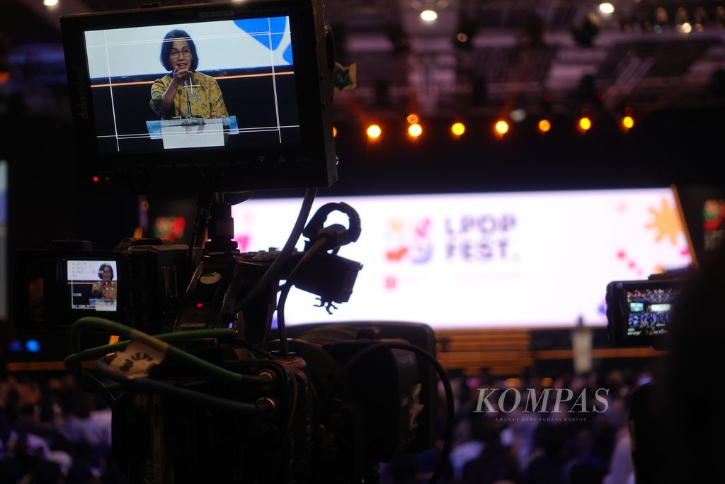 Menteri Keuangan Sri Mulyani Indrawati saat memberikan sambutan pada acara LPDP Fest yang digelar di Kasablanka Hall, Jakarta, Kamis (3/8/2023).