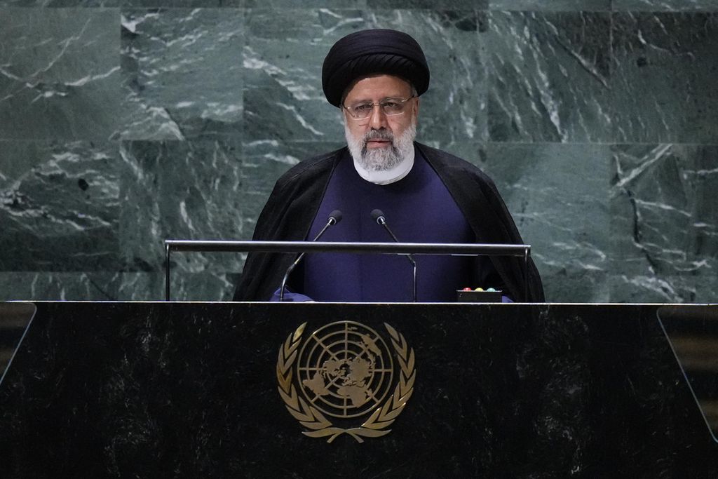 Presiden Iran Ebrahim Raisi berpidato pada Sidang Majelis Umum Perserikatan Bangsa-Bangsa di Markas Besar PBB di New York, Amerika Serikat, 19 September 2023. 