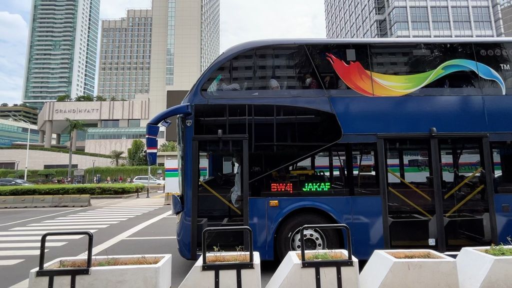 Bus tingkat wisata yang kembali dioperasikan oleh PT Trasnjakarta pada 3-8 Mei 2022.