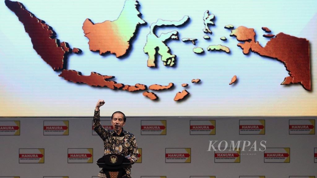 Presiden Joko Widodo memberikan sambutan dalam acara Pengukuhan Pengurus Dewan Pimpinan Pusat Partai Hati Nurani Rakyat Periode 2016-2020 di Sentul International Convention Center, Bogor, Jawa Barat, Rabu (22/2/2017). 