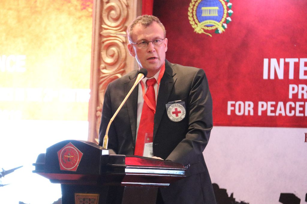 Kepala Delegasi Regional Komite Internasional Palang Merah (ICRC) untuk Indonesia dan Timor Leste Alexandre Faite membuka konferensi international mengenai Operasi Penjaga Perdamaian pada abad ke-21 yang diselenggarakan bersama dengan TNI dan Kementerian Luar Negeri Indonesia di Jakarta pada 2019.