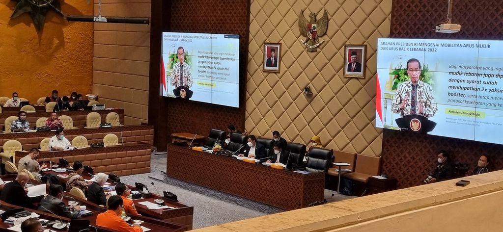 Menteri Perhubungan Budi Karya Sumadi dalam Rapat Kerja dengan Komisi V DPR RI di  Jakarta, Rabu (6/4/2022), mengungkapkan persyaratan dan sejumlah data pemudik 2022 yang dihasilkan oleh Balitbang Kementerian Perhubungan.