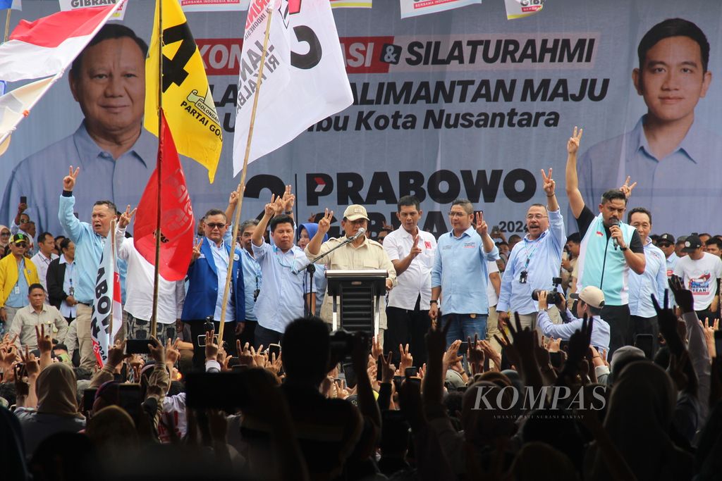 Calon presiden dari Koalisi Indonesia Maju, Prabowo Subianto, menghadiri konsolidasi dan silaturahmi sukarelawan di Kalimantan Barat, Sabtu (20/1/2024).
