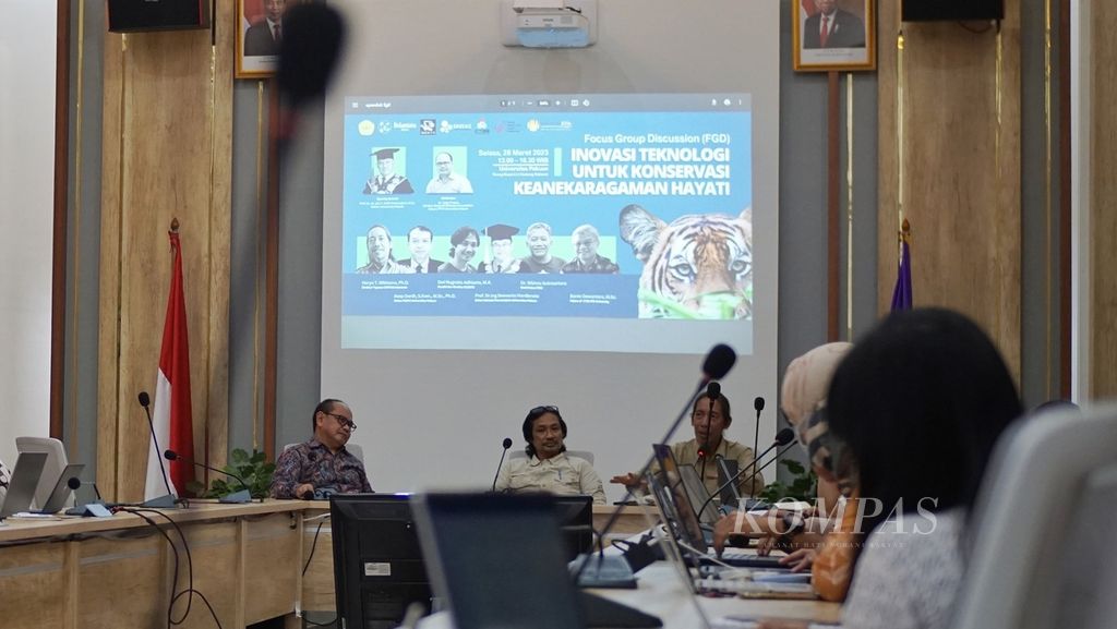 Diskusi grup terfokus (FGD) terkait inovasi teknologi untuk konservasi keanekaragaman hayati di Universitas Pakuan, Bogor, Jawa Barat, Selasa (28/3/2023).