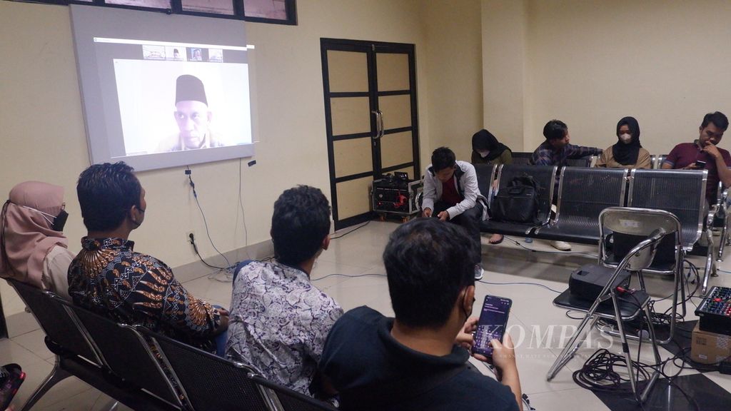 Mantan Bupati Hulu Sungai Utara Abdul Wahid hadir secara virtual dalam sidang tuntutan di Pengadilan Tindak Pidana Korupsi Banjarmasin, Kalimantan Selatan, Senin (1/8/2022). 