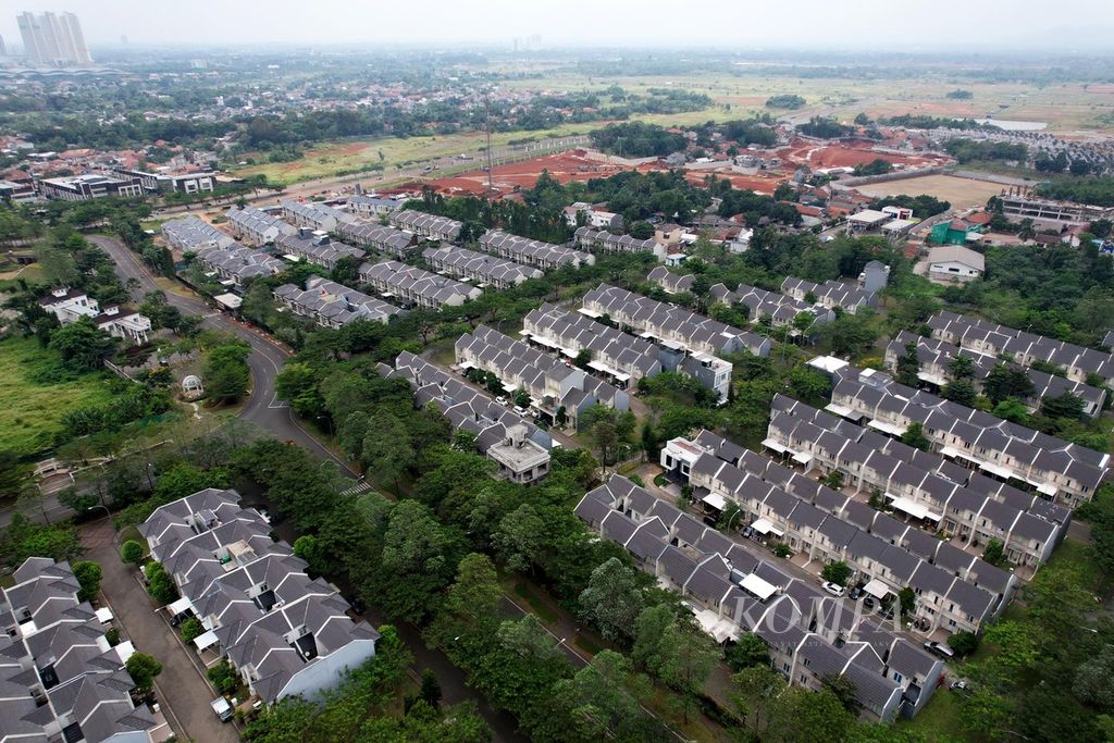 Residential landscape developed by Sinar Mas Land in BSD City, Tangerang, Banten, Thursday (26/1/2023). Sinar Mas Land launched a 'smart move' program to attract consumers' interest.