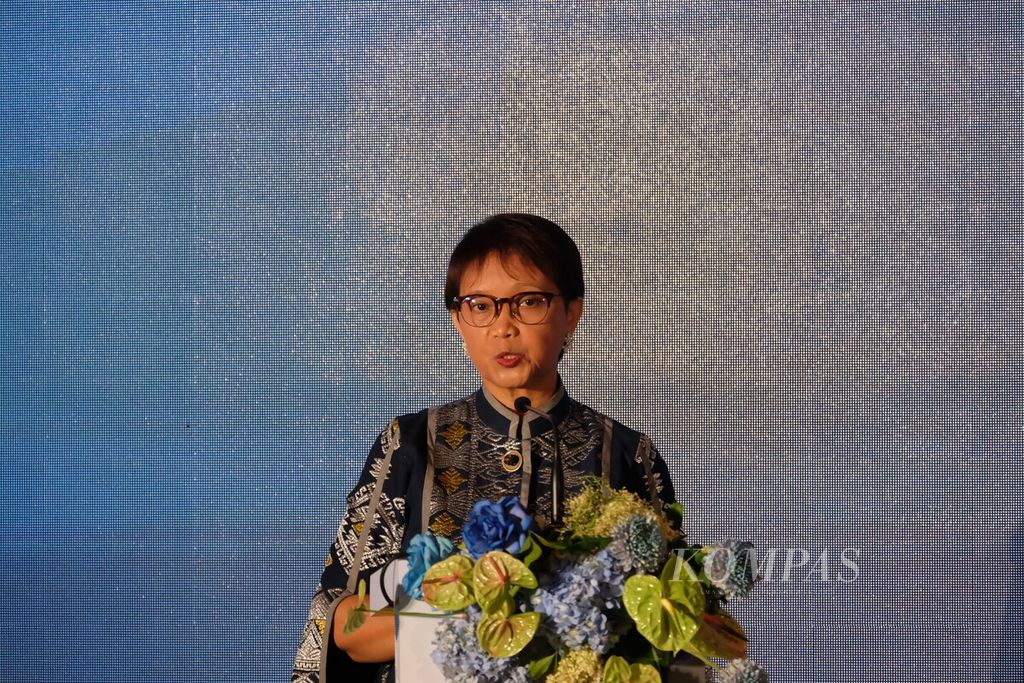 Menteri Luar Negeri Retno LP Marsudi berbicara dalam Government and Business Forum (GABF) Tech Forum 2023, Kamis (10/8/2023), di Denpasar, Bali.