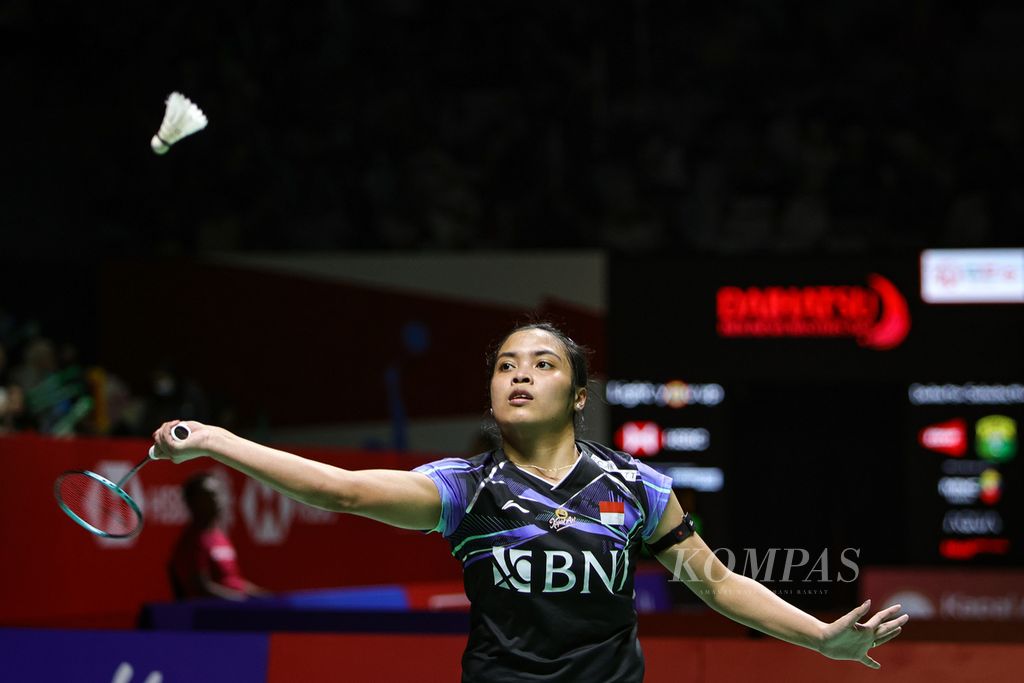 Indonesia's sole female representative, Gregoria Mariska Tunjung, battled it out against Germany's player, Yvonne Li, in the first round of the Indonesia Masters 2024 at Istora Gelora Bung Karno, Senayan, Jakarta on Tuesday (23/1/2024).