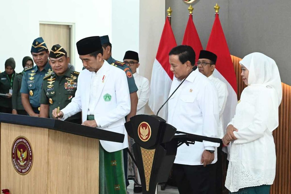 Presiden Joko Widodo meresmikan dua rumah sakit Tentara Nasional Indonesia, yakni Rumah Sakit Tk III Brawijaya dan Rumah Sakit Angkatan Laut Tk II dr Soekantyo Jahja di Surabaya, Provinsi Jawa Timur, Minggu (22/10/2023).