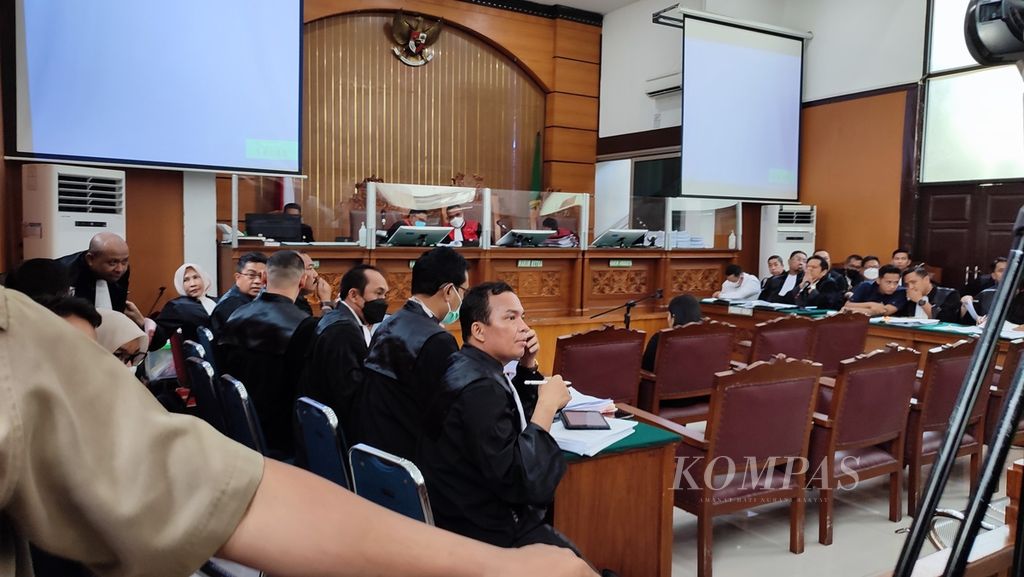 Suasana sidang pemeriksaan Putri Candrawathi sesaat sebelum sidang dinyatakan tertutup di Pengadilan Negeri Jakarta Selatan, Senin (12/12/2022). 